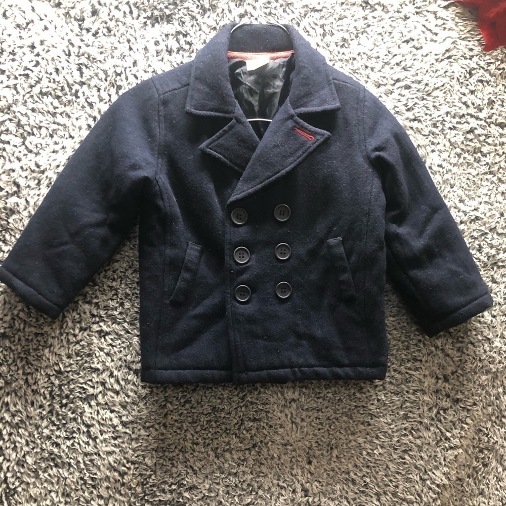 Beautiful Boy Bleu Coat With American flag in Great Used Condition 3 T